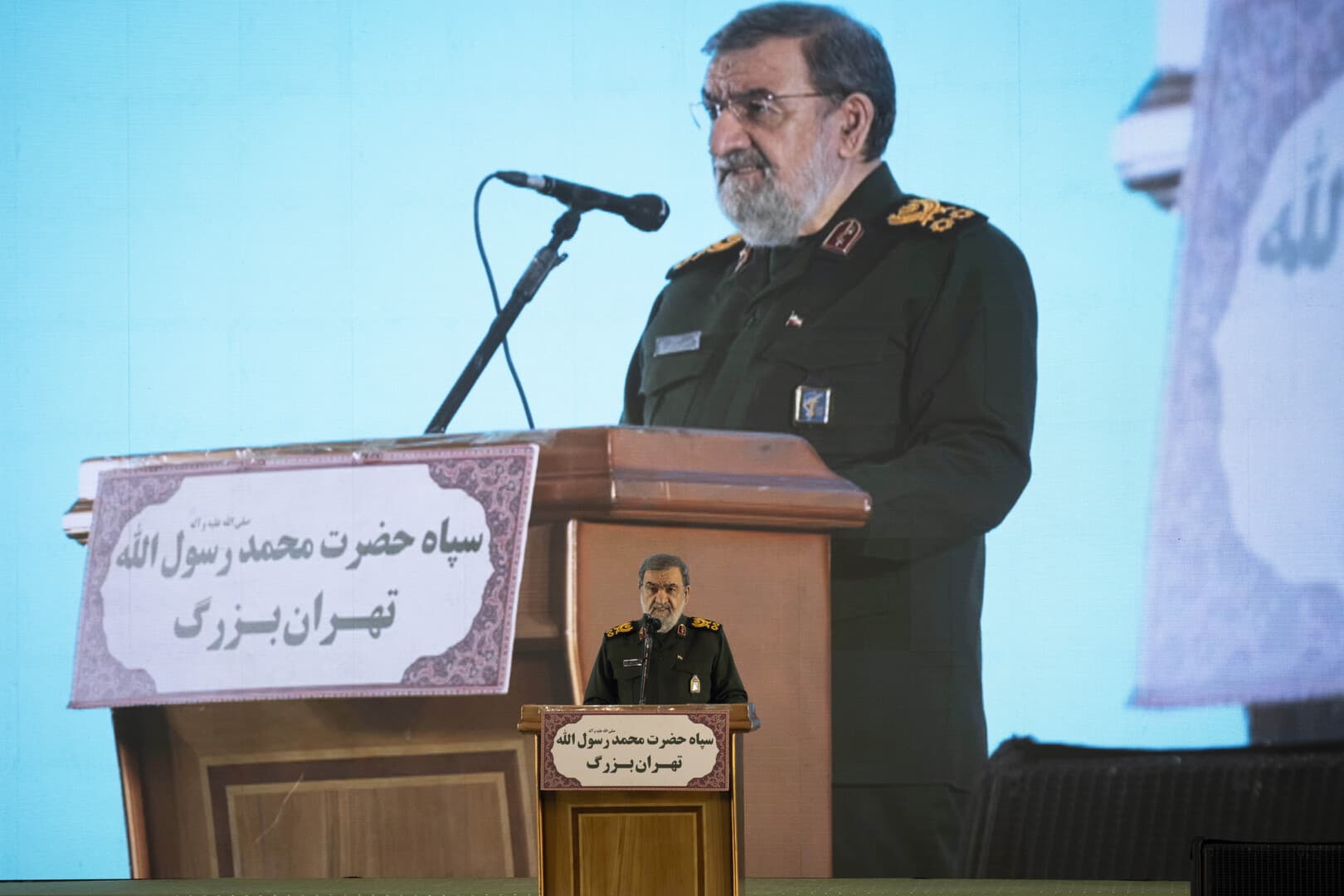 رضائي يهدد نتنياهو بالانتقام
