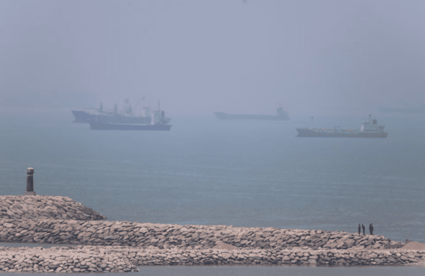 Lavrov ties Tehran's Strait stance to war pressures