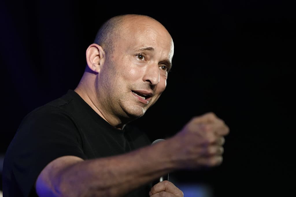 Bennet: Croatian Vendor Denies Ice Cream to My Israeli Child