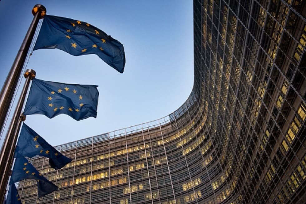 المفوضية الأوروبية تخفف قيود التواصل الاجتماعي للأطفال