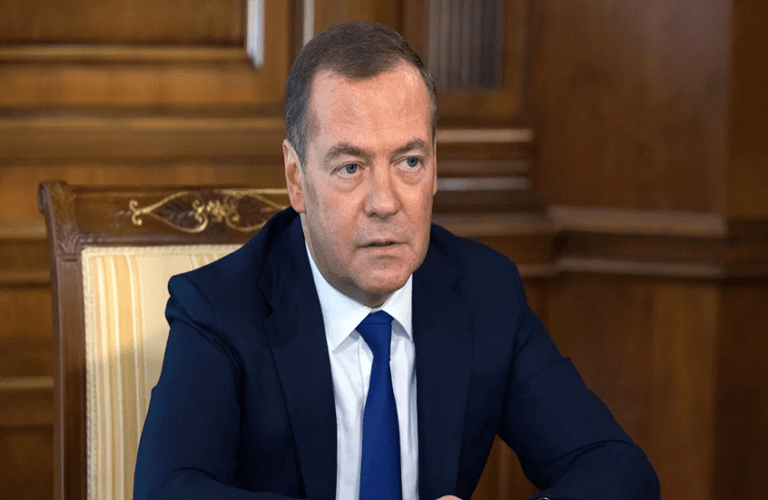 Medvedev: Defense sector funding to rise