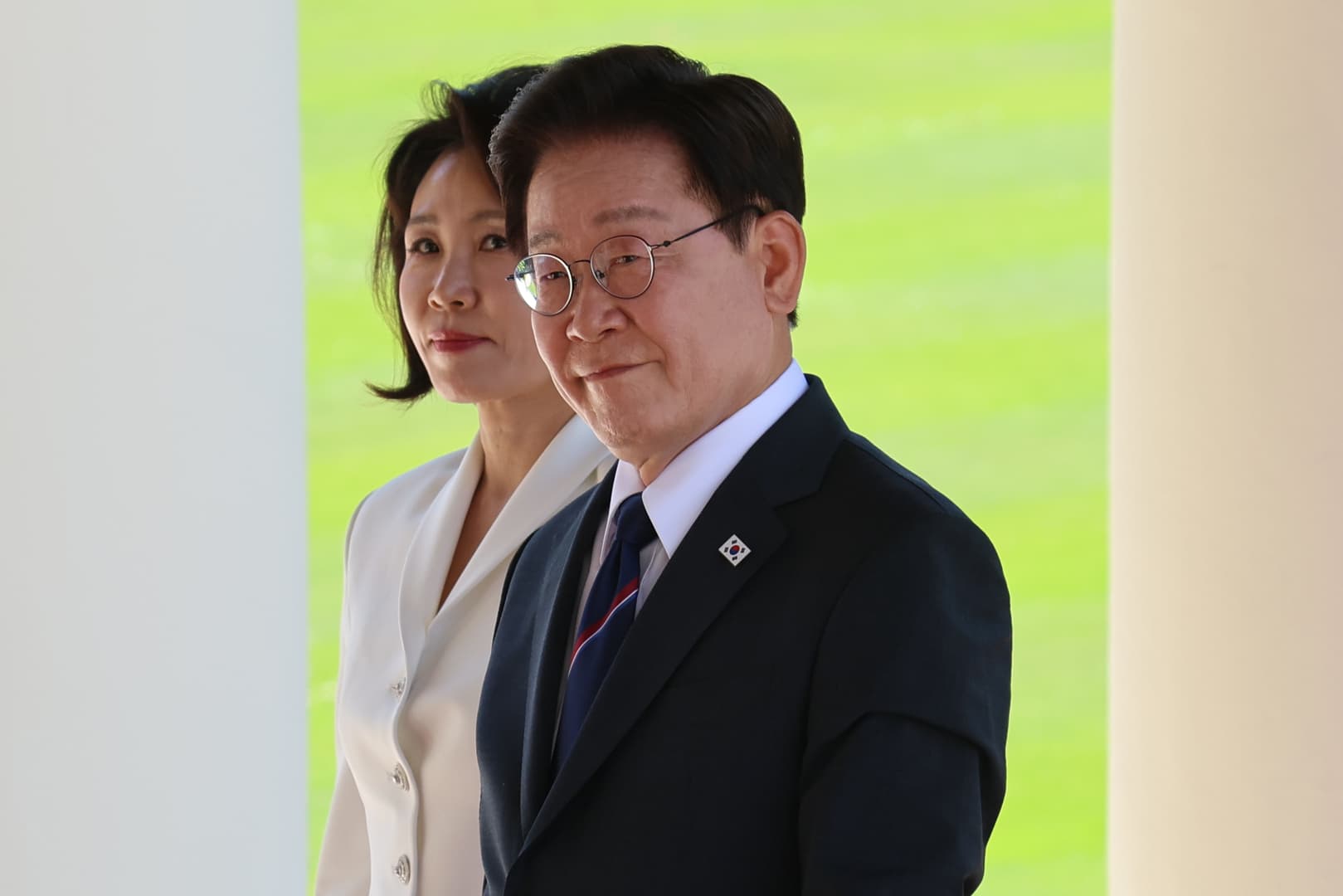 South Korea's leader to facilitate US-NK talks