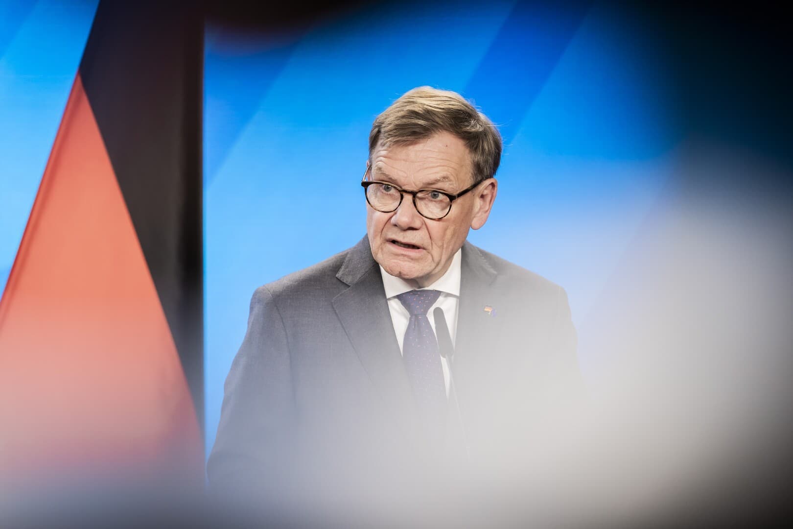 German FM urges Ukraine to escalate arms requests