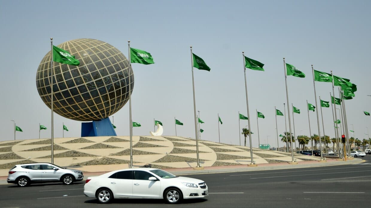 Saudi Arabia reports injuries and projectile in Jazan