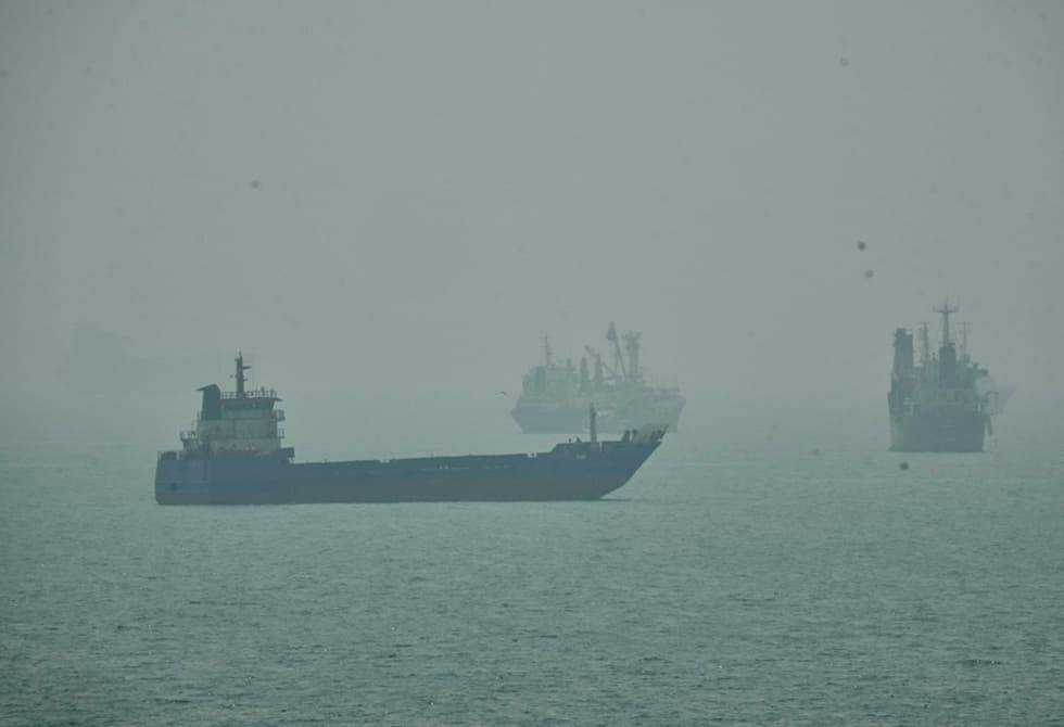 Ship transit through Hormuz drops to 3