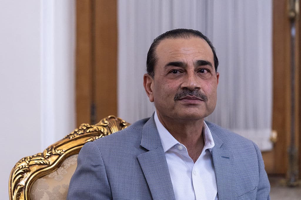 Pakistan Calls on Iran to Limit Houthi Attacks