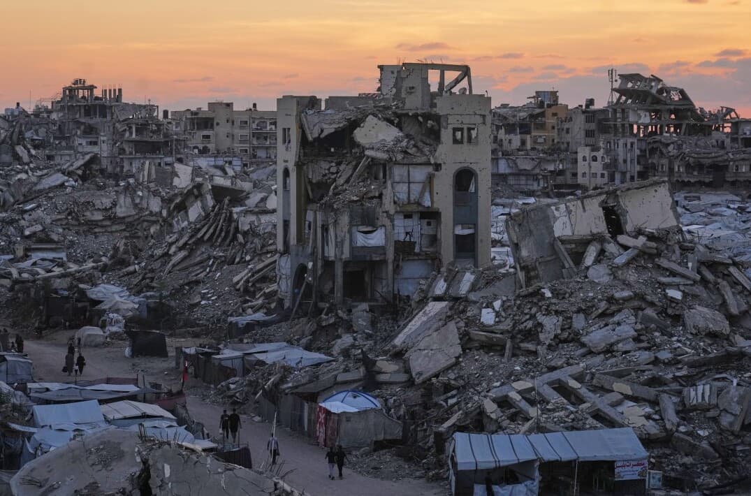 Israeli forces target Hamas financial leader