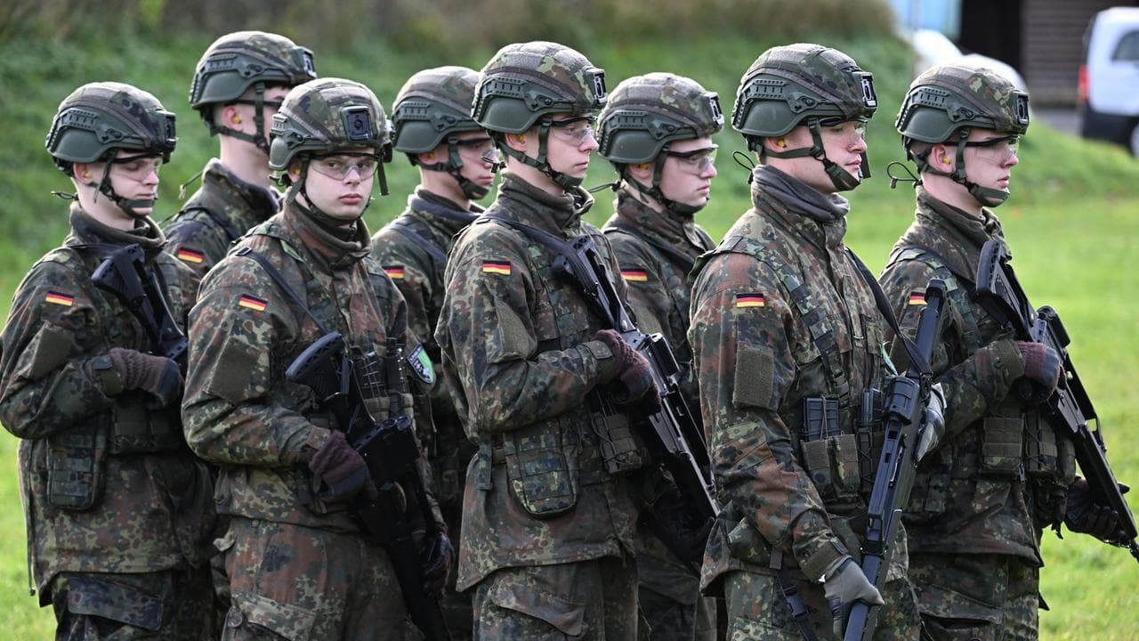 Youth protests oppose conscription