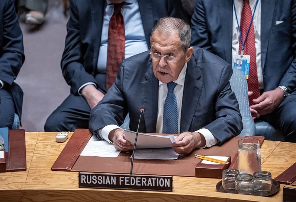 Lavrov urges end to Cuba blockade and free Maduro
