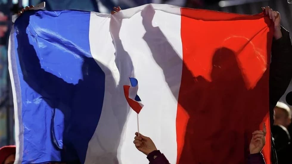 French school protests lead to 2000 detentions