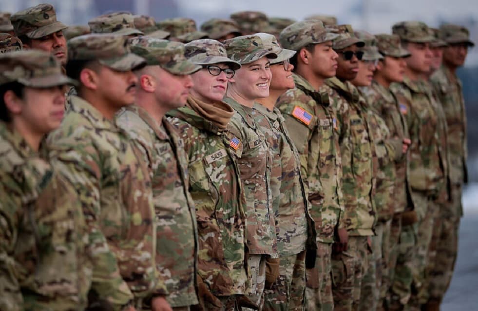 U.S. deploys troops to Mexico border