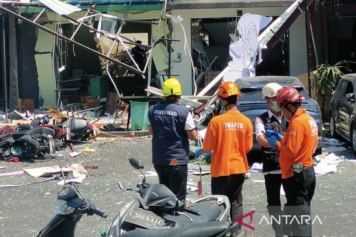 Indonesia shopping complex blast injures five