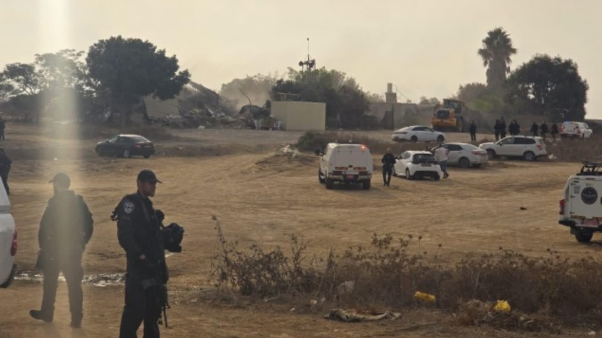 Israeli forces start demolishing 80 Negev homes