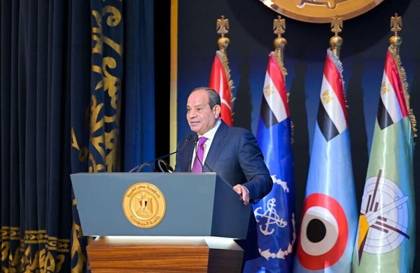 السيسي يعلن عن انتقال سلمي للسلطة