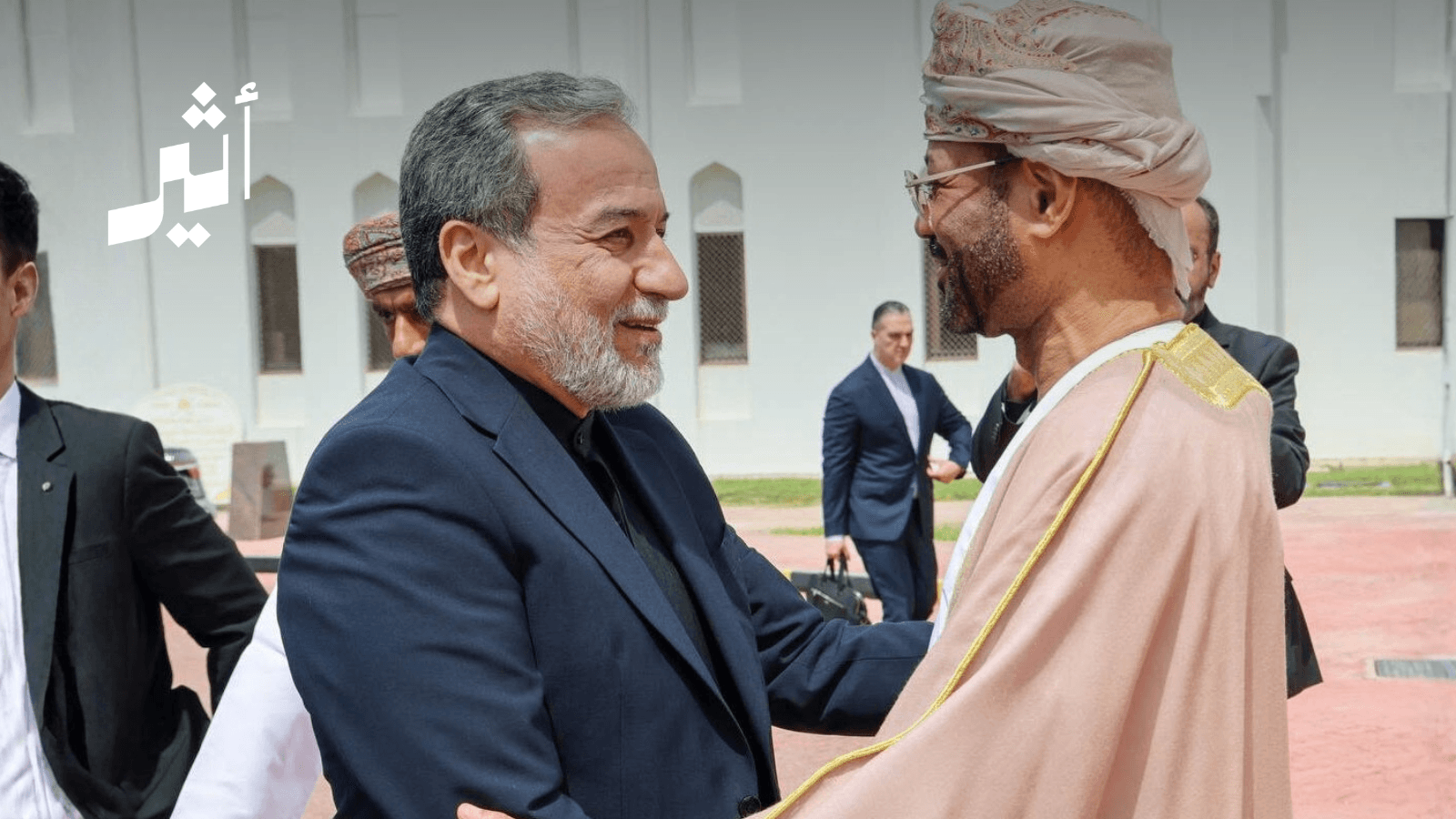 اجتماع مسقط يثير احتمالات قرب الترتيبات الجديدة للملاحة في مضيق هرمز