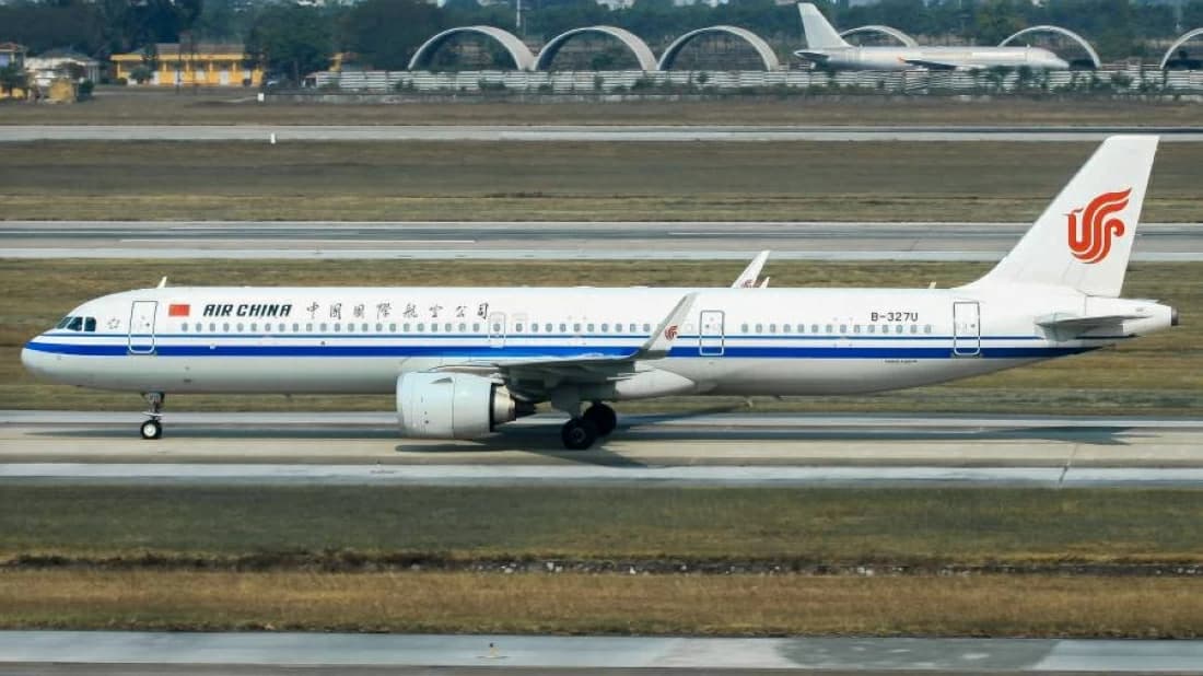 China to cut extra fuel fees on domestic flights