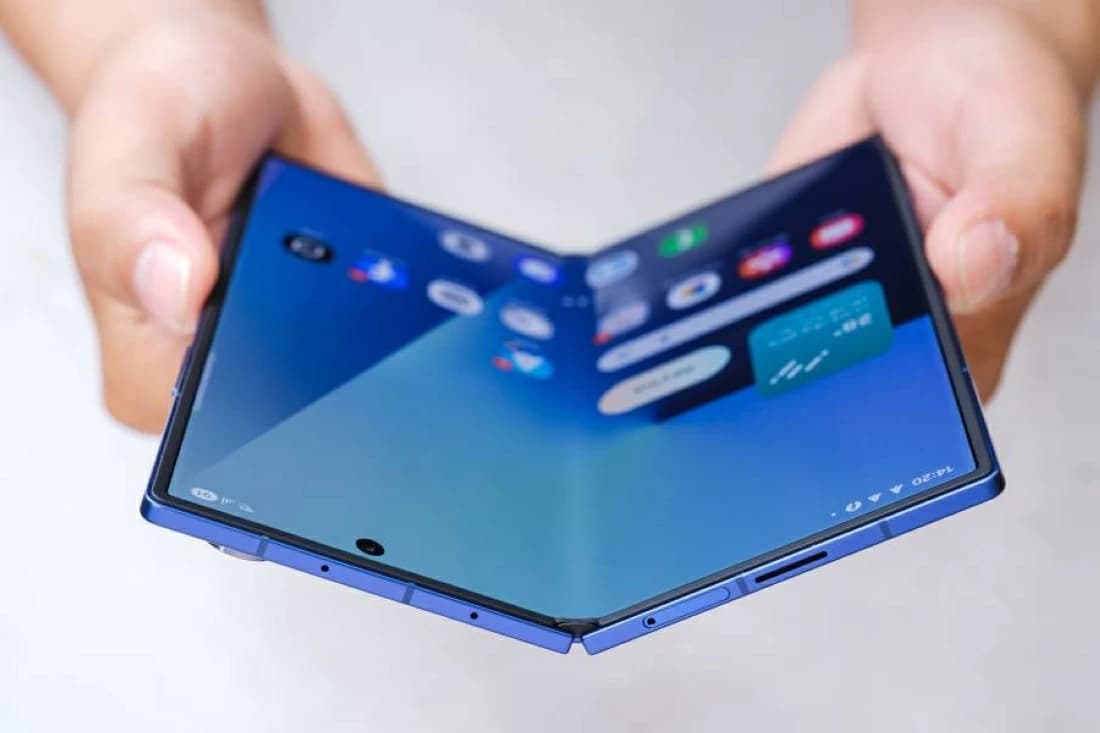 Foldable Phone Screen Market to Reach $4.4B in 2026