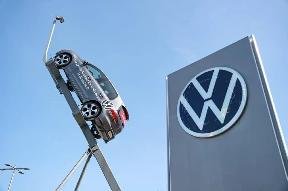 Chinese Competition Causes German Automotive Giants' Sales to Drop Over 30%