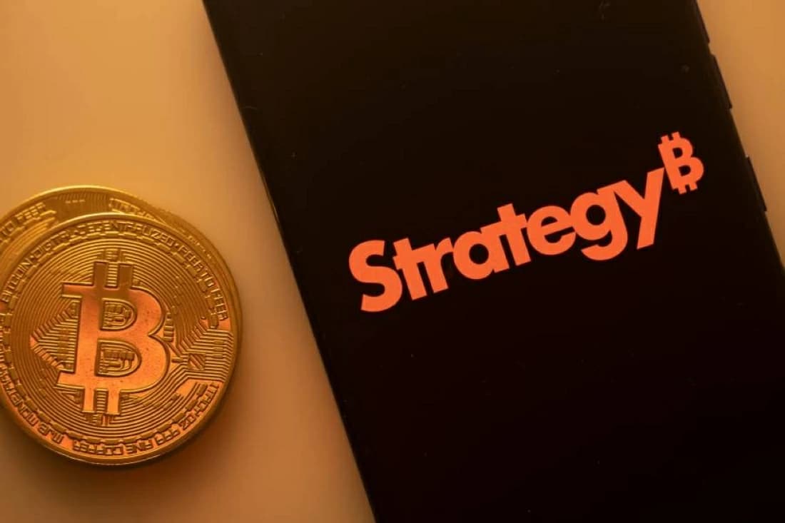 «ستراتيجي» تفتح الباب لبيع البيتكوين مع ضعف سوق العملات المشفرة