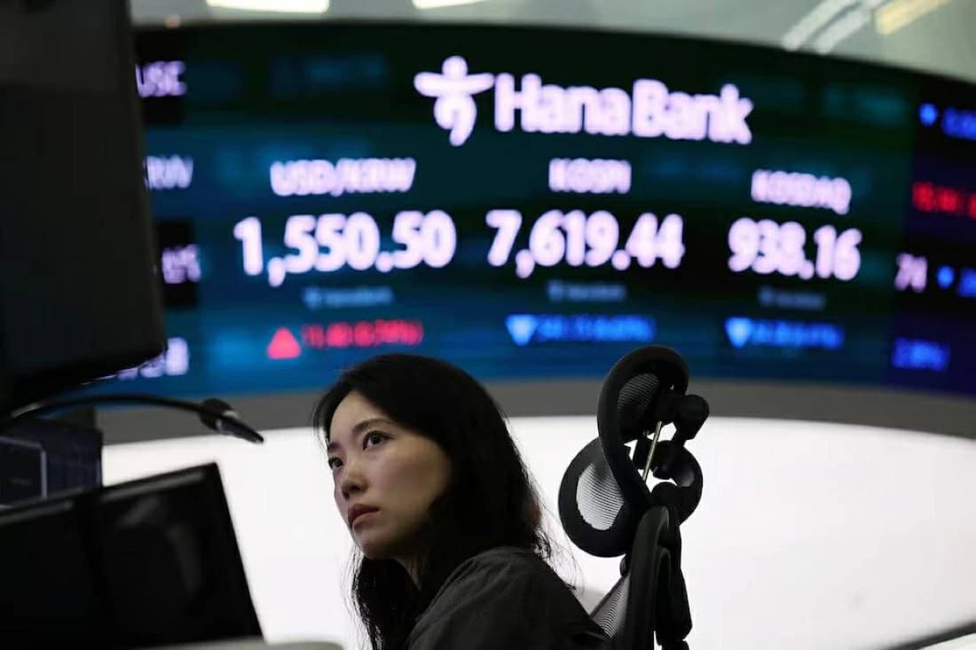 Chip stocks drive markets to monthly lows