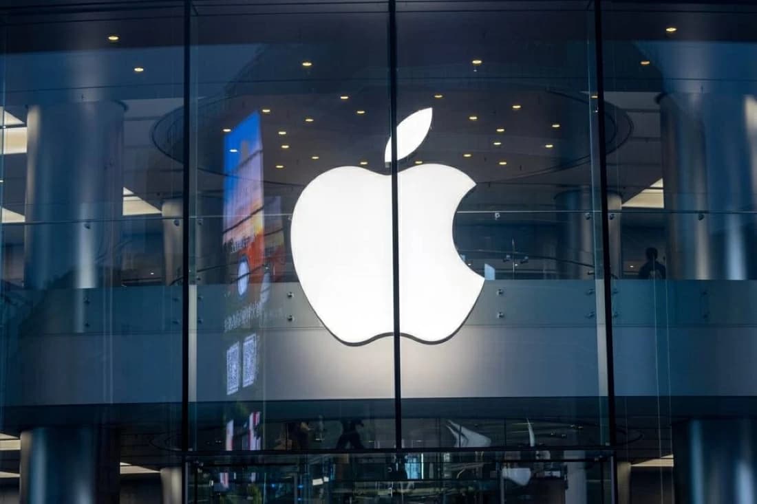 Apple stock rises before earnings