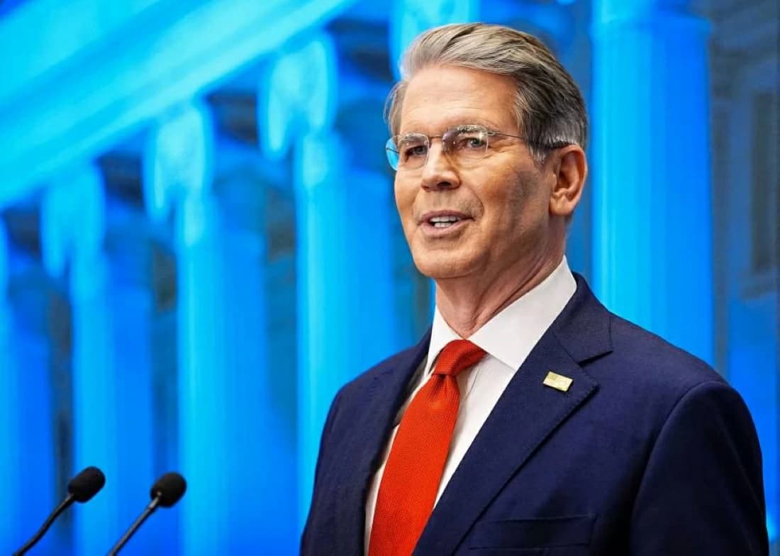 America adjusts bond yields as Bienstock emphasizes buybacks and debt auctions