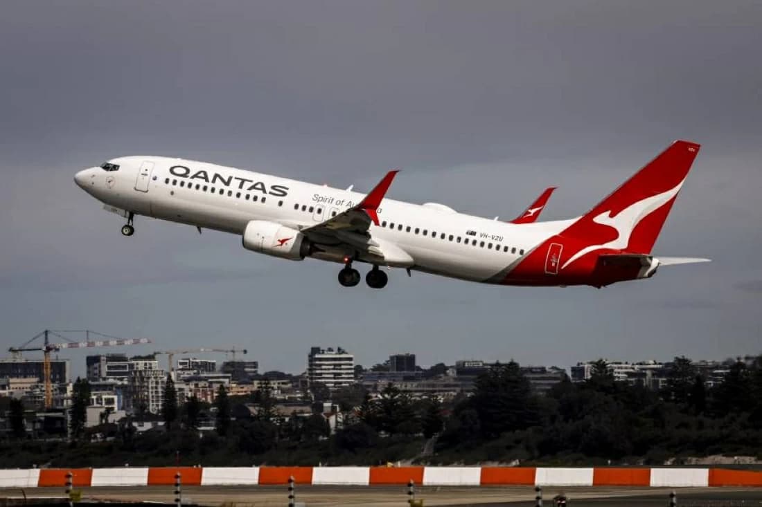 Qantas staff approve strike votes