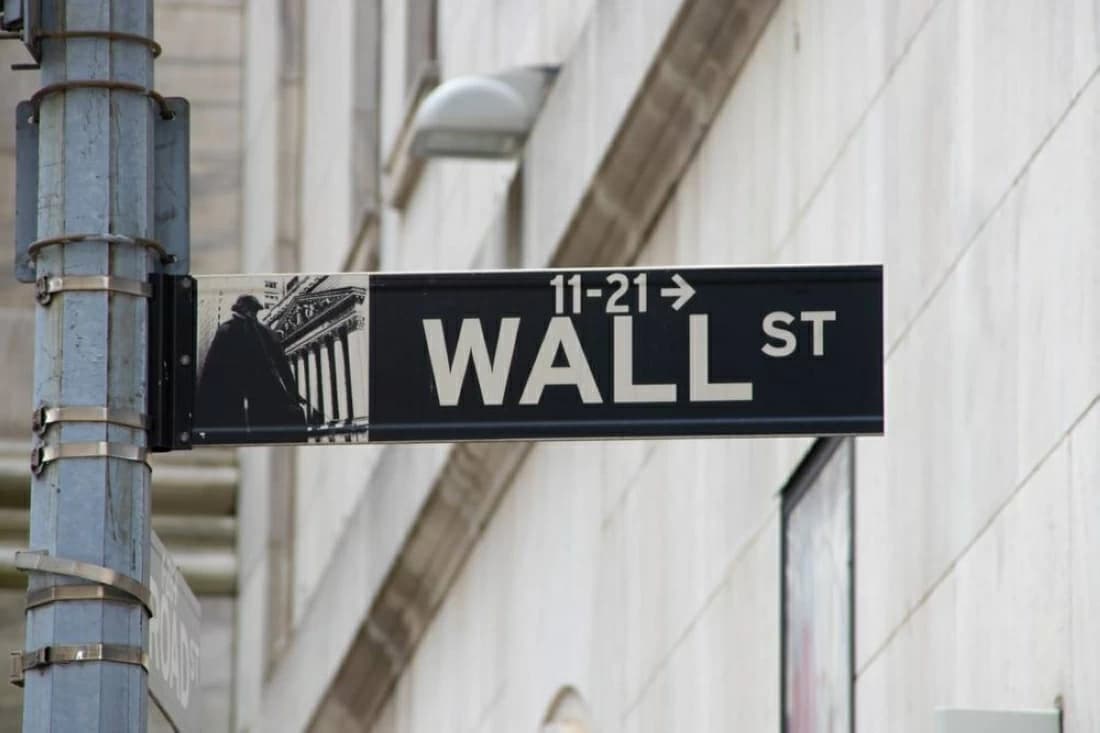 S&P and Dow fall on strong jobs data