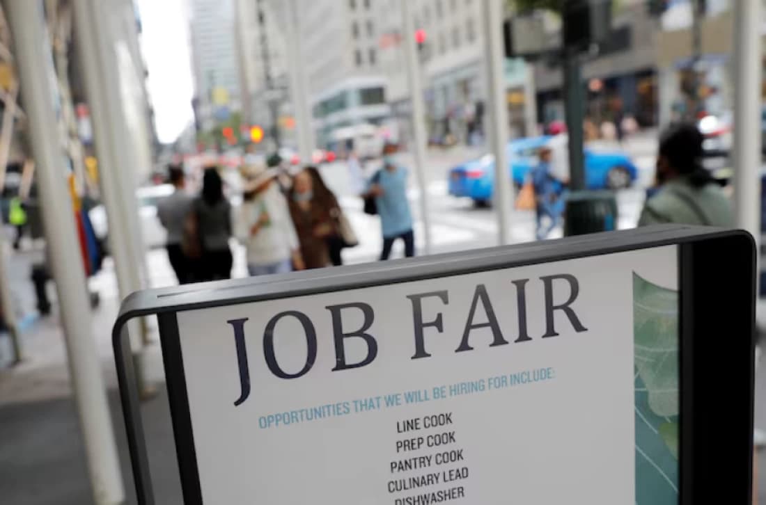 US labor market improves on employment data