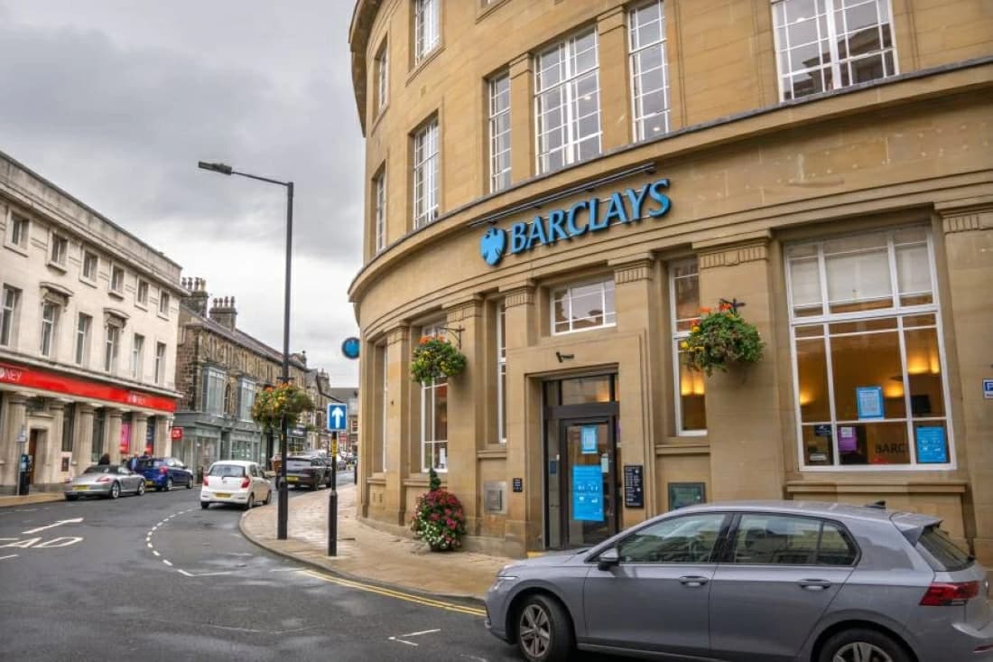 Barclays forecasts BoE rate hike in November