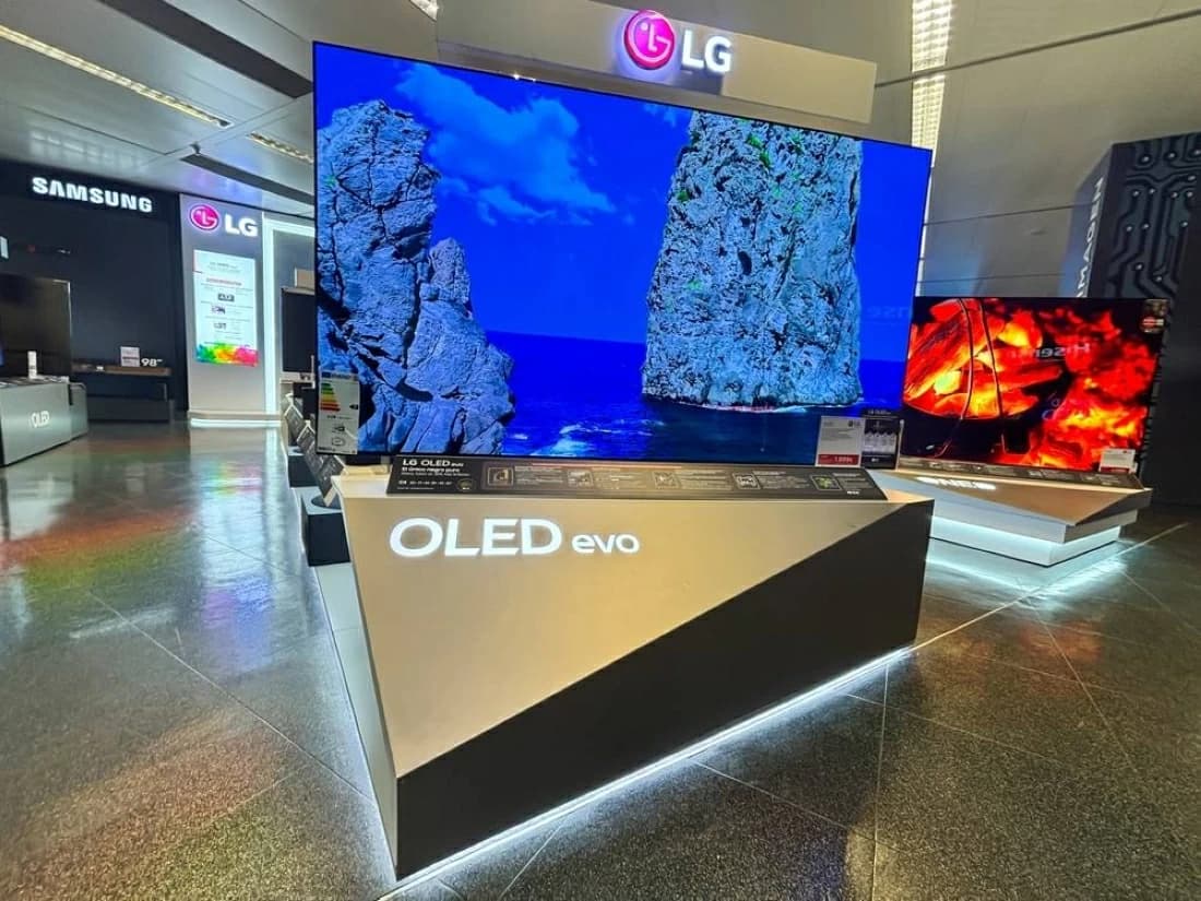 LG and Samsung Face OLED Fee Dispute