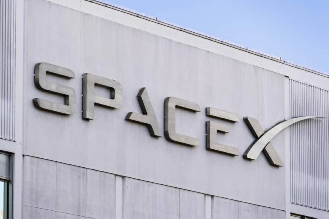 SpaceX stock falls over 4 percent