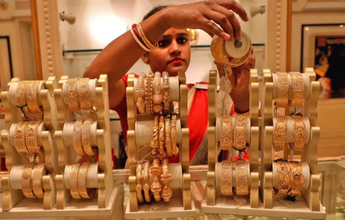 Gold drops before US jobs report