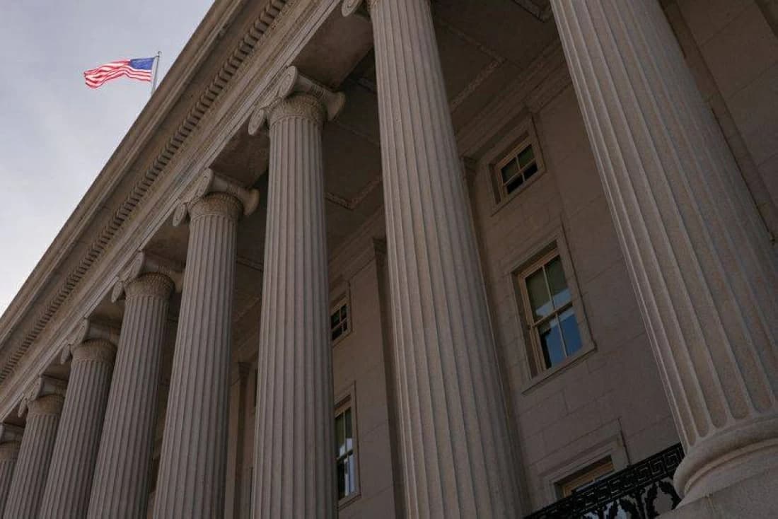 واشنطن تحذر المؤسسات المالية من عقوبات على إيران
