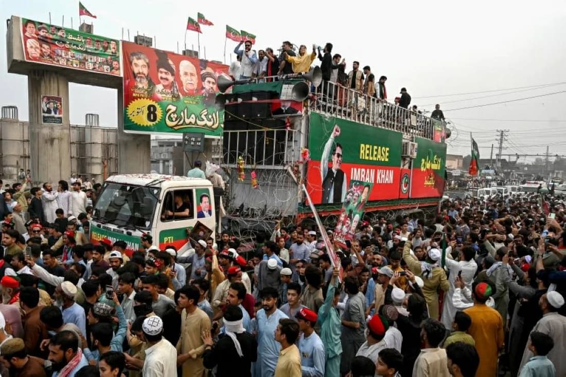 Pakistan's Economy Looks Stable Yet Falters