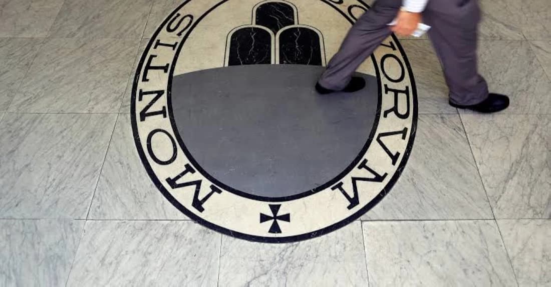 Monte dei Paschi reviews Intesa merger prospects