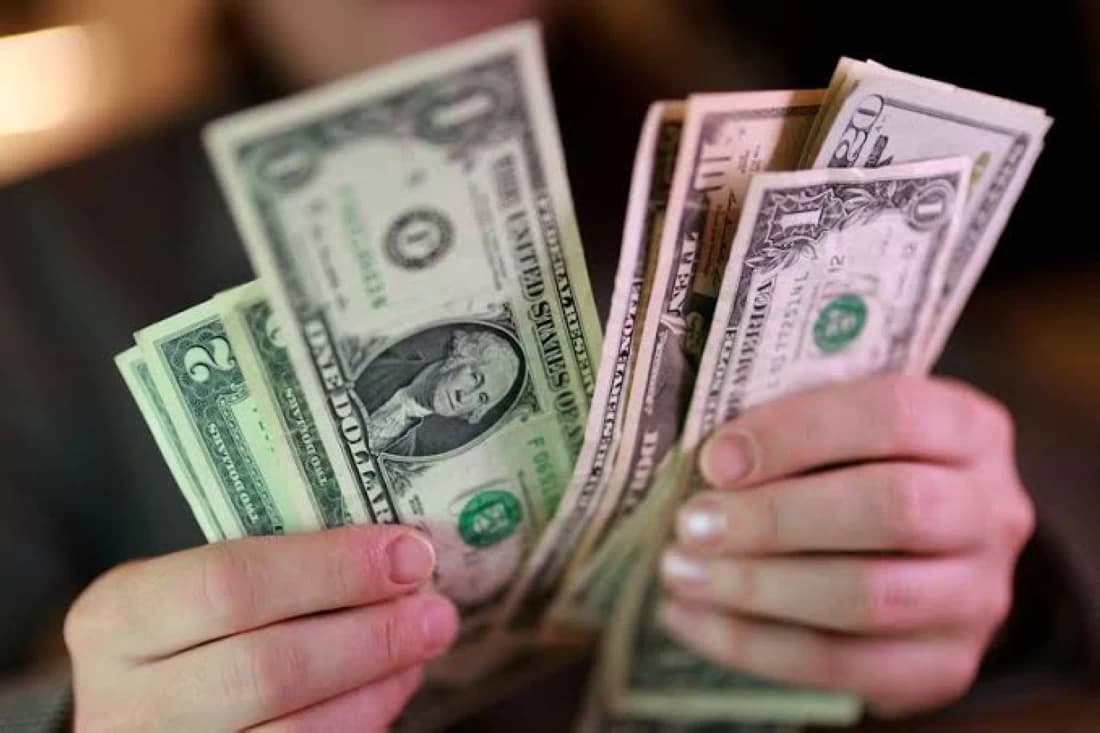 Bond Trading Decline Pressures Wall Street