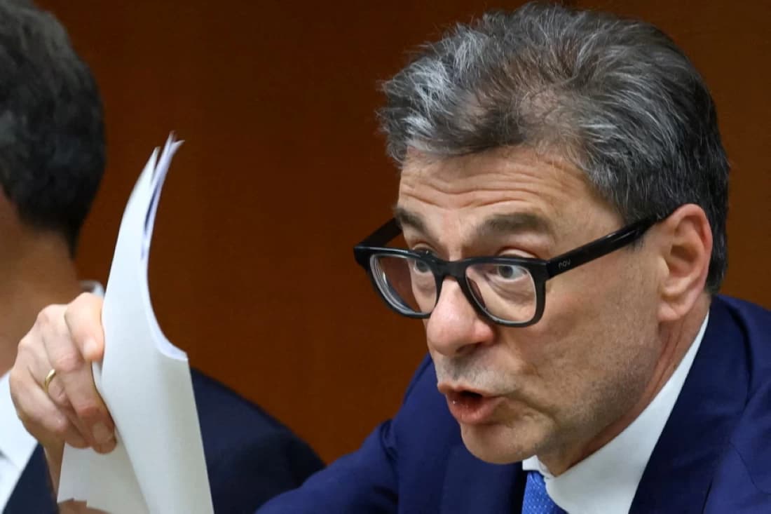 Italian Finance Minister Advocates Bank Growth via Acquisition