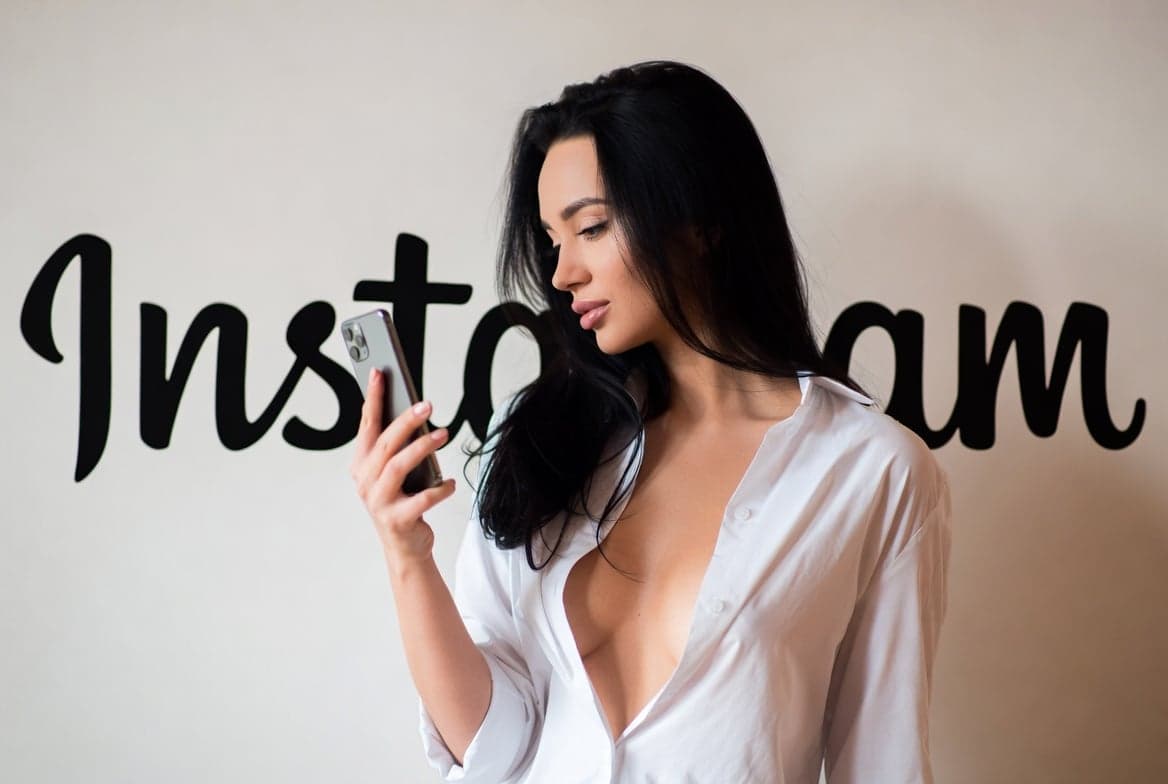 Instagram adds tagged post display to profile options