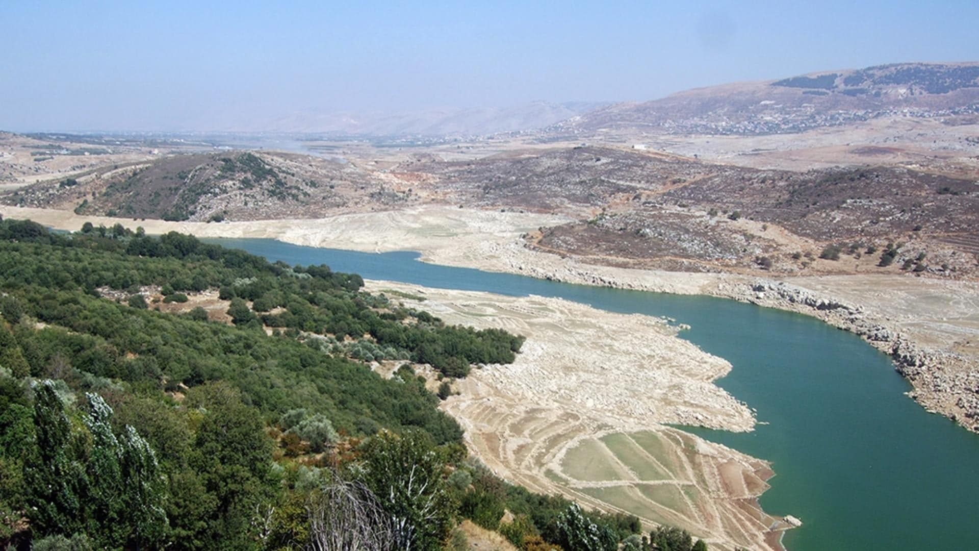 Israeli shells hit Litani River