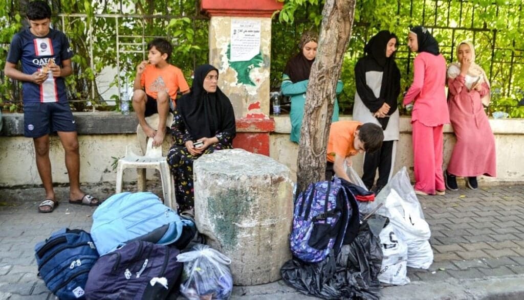 Lebanese displaced women face crisis