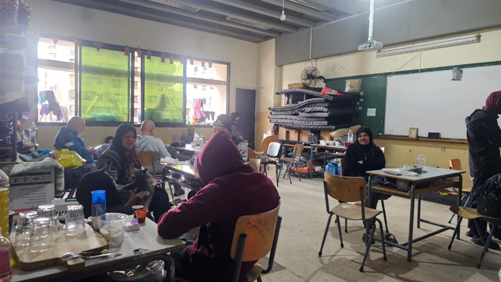 محافظ البقاع يواصل دعم النازحين