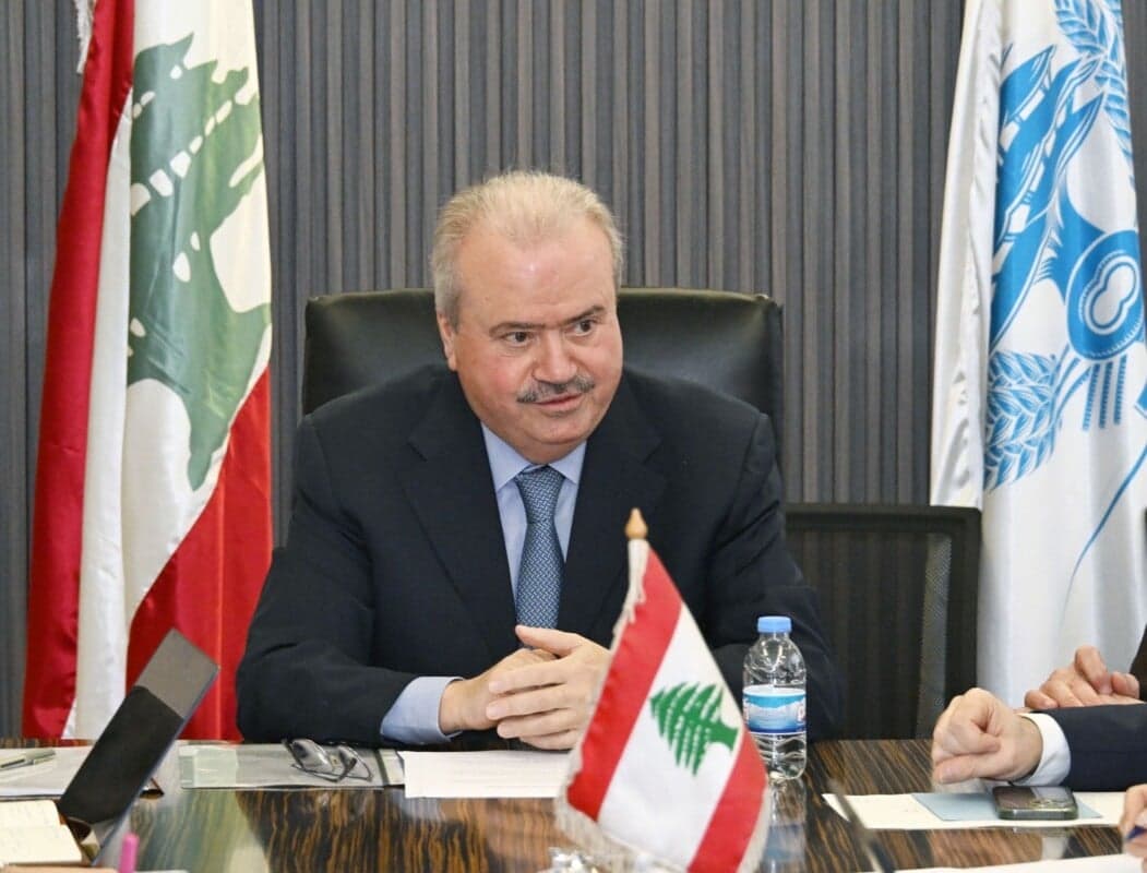 Finance Minister: Urgent to Save Economy