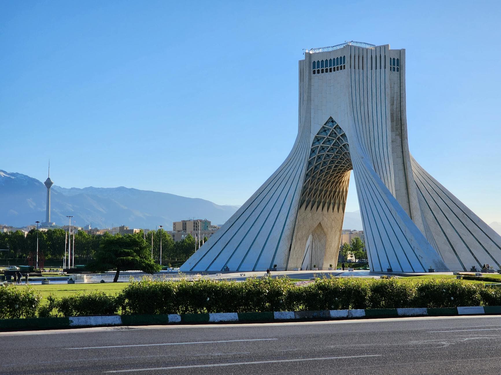 إيران تتفاوض مع عمان حول مضيق هرمز