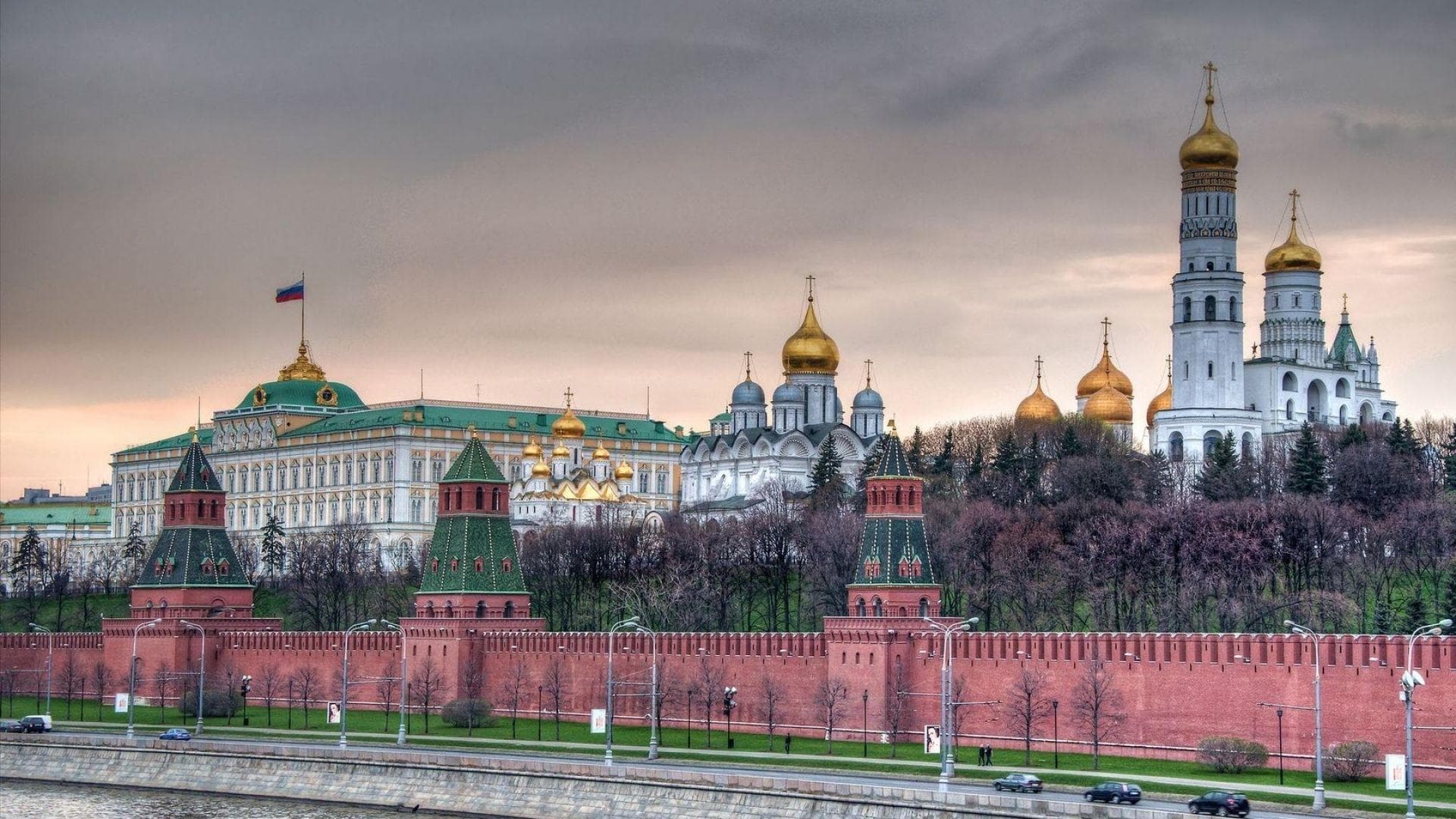 Kremlin Eyes Nov 10 Talks with Kyiv and US