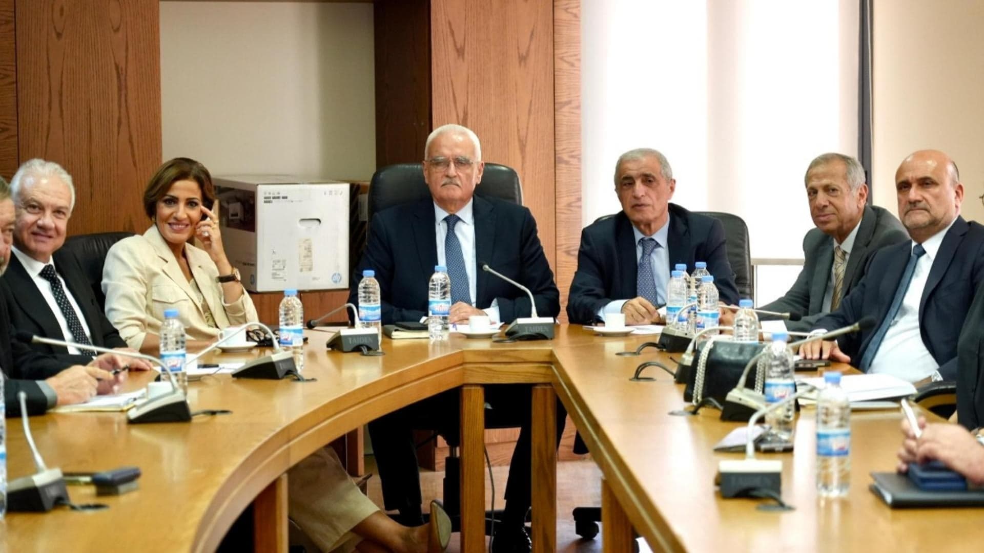 وزيرة البيئة ومحافظ بيروت يناقشان أزمة النفايات