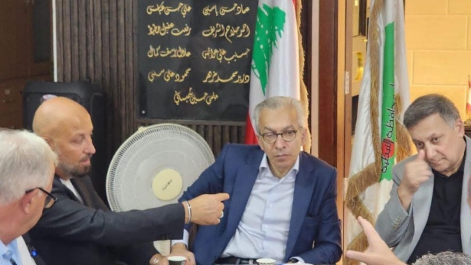 البساط: ملتزمون بتطوير الجنوب وتأمين مقومات الحياة فيه