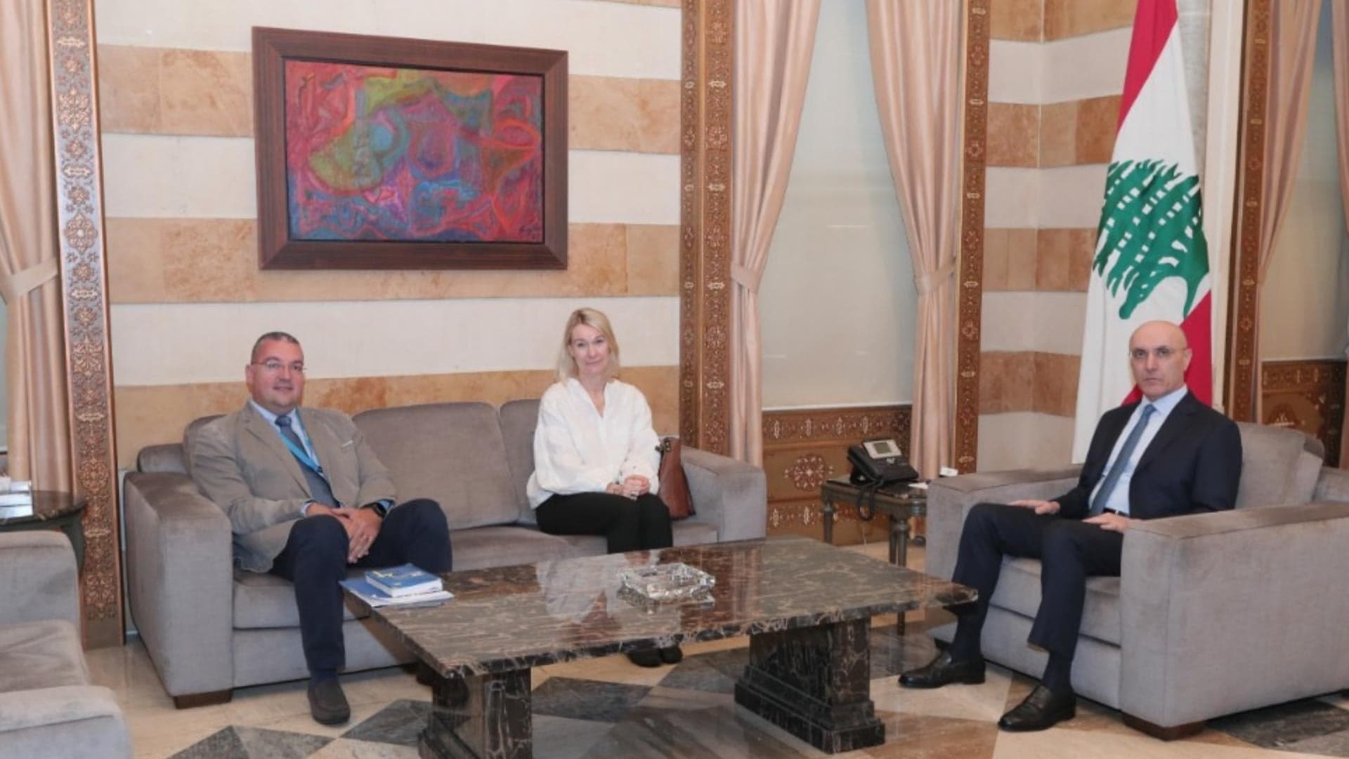 Al-Hajjar reviews Syrian return plan with UNHCR
