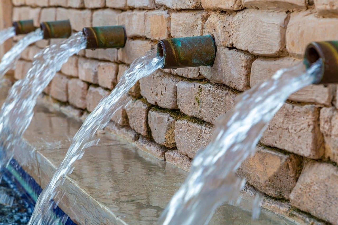 Health Ministry shuts 3 water stations in Abbasiyah