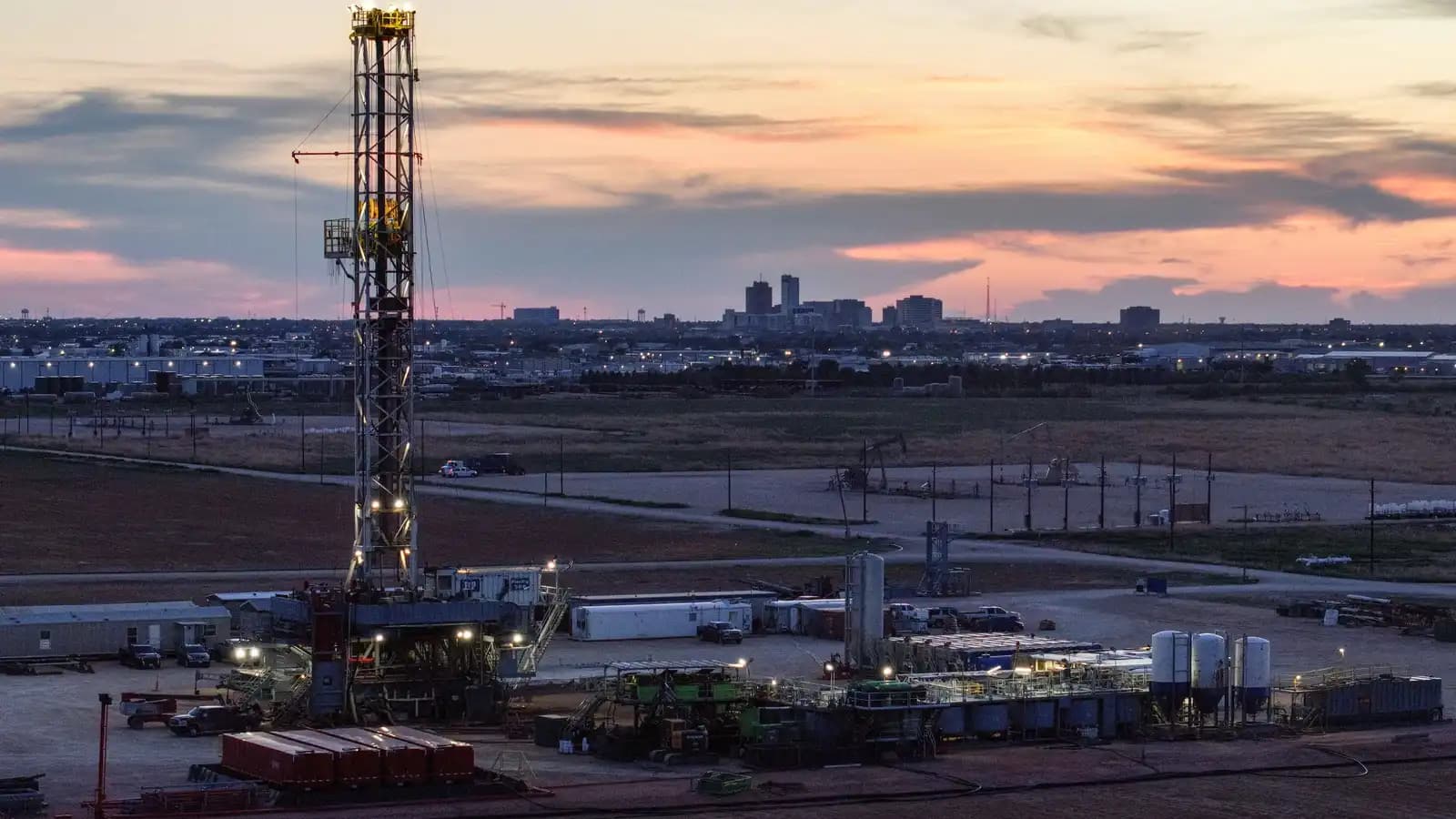 Brent reaches $107.54 amid Strait tensions